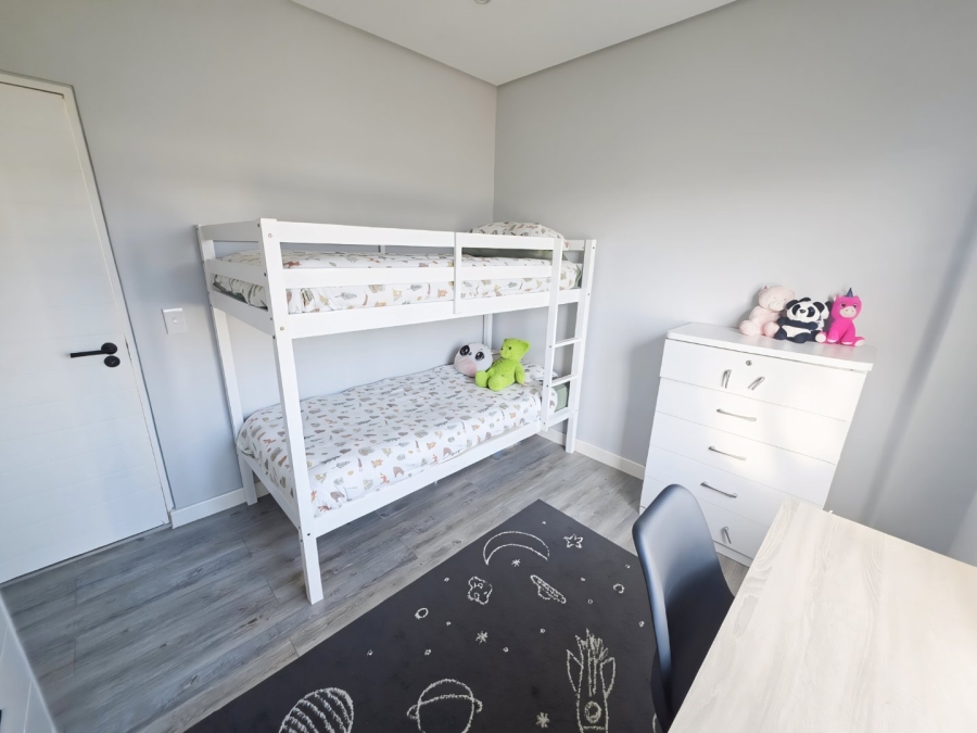 To Let 4 Bedroom Property for Rent in Sandown Western Cape